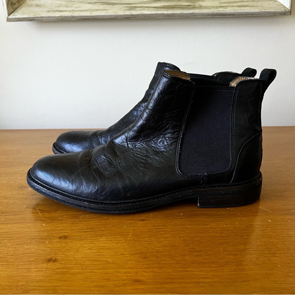 UGG Men’s Black Leather Slip On Dress Boot, Size 10